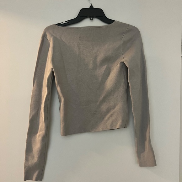 NWOT Abercrombie and Fitch Long Sleeve Top - Picture 4 of 5